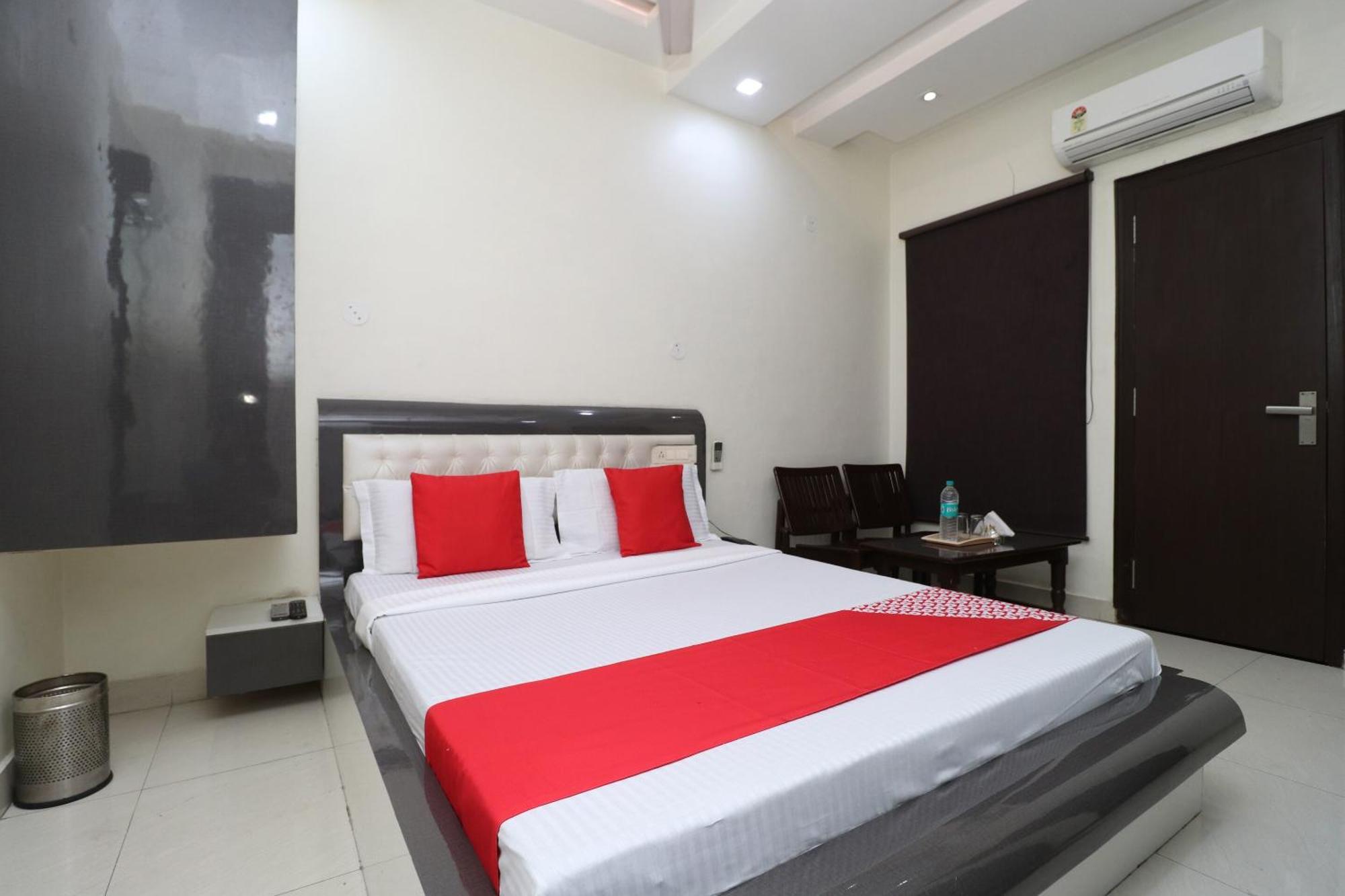 Oyo 29637 Hotel Kakkar Ludhiana Zewnętrze zdjęcie