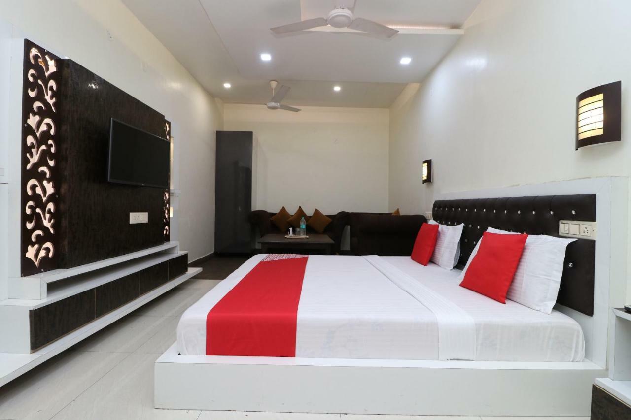 Oyo 29637 Hotel Kakkar Ludhiana Zewnętrze zdjęcie