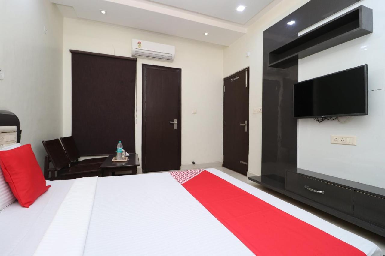 Oyo 29637 Hotel Kakkar Ludhiana Zewnętrze zdjęcie